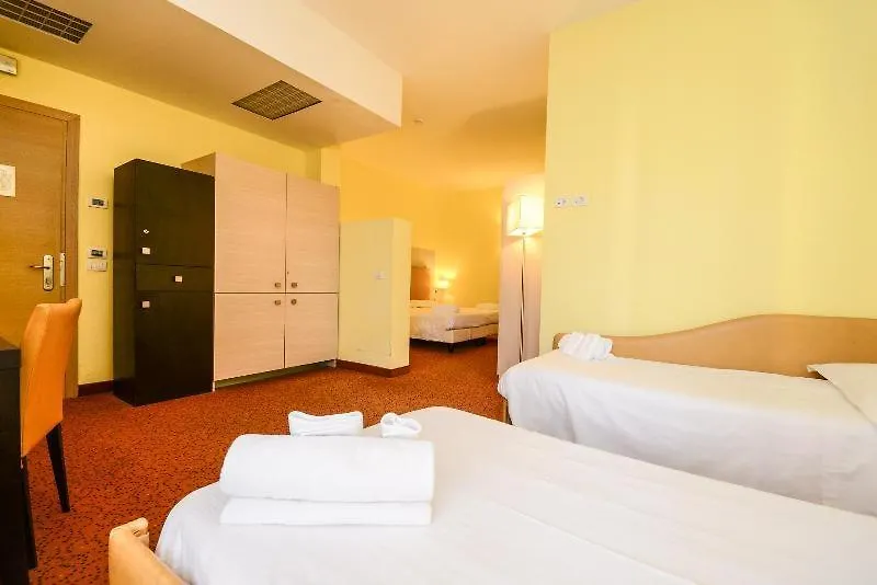 Regal Residence Brescia 3*,